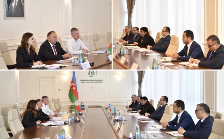 Nazir Məcnun Məmmədov Belarusun kənd təsərrüfatı naziri Sergey Bartoşla görüşüb 