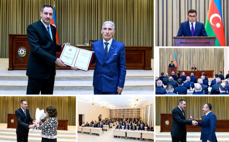 Ali Məclisin plenar iclasında hökumətin hesabatı dinlənilib 