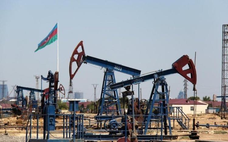 Daily crude oil production in Azerbaijan amounted to 596,000 barrels in April 