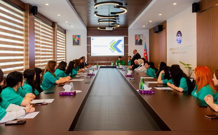 В Бакинском славянском университете прошел семинар “Переход к зеленой энергетике” при организации AERA 