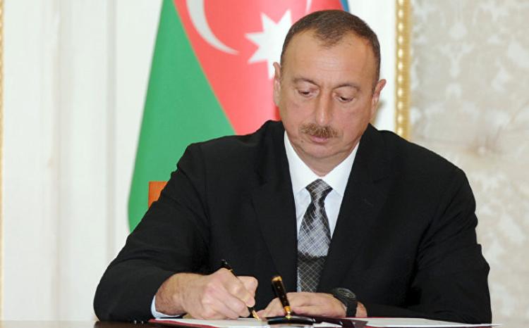 Prezident icra başçısını vəzifədən azad etdi 