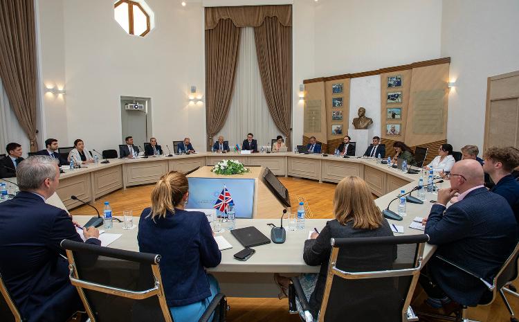 Roundtable on transition to green energy in Azerbaijan was held 