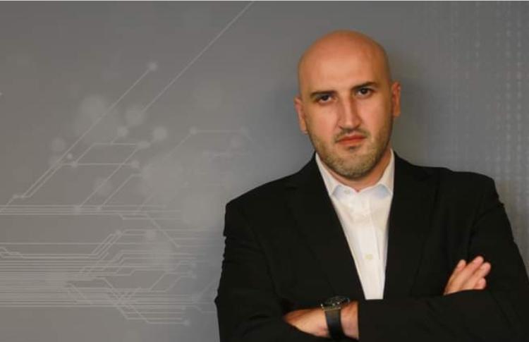 "Windows" yeniləməsi: aviaşirkətlər və banklar böyük fasilə yaşadı 