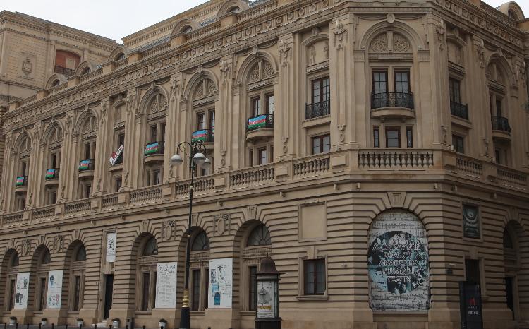 Musiqili Teatr yeni mövsümə Milli Musiqi Günündə başlayacaq 