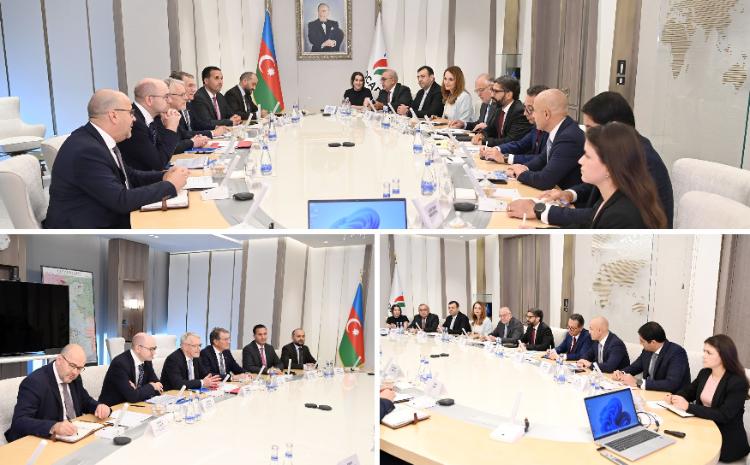 SOCAR-ın prezidenti “Uniper Se”nin İdarə Heyətinin üzvü və baş kommersiya direktoru ilə görüşüb 