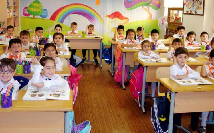 Rus bölməsi üzrə üstünlük hüququ tətbiq edilən məktəblərdə boş qalan yerlərə sərbəst qəbul başlayır 