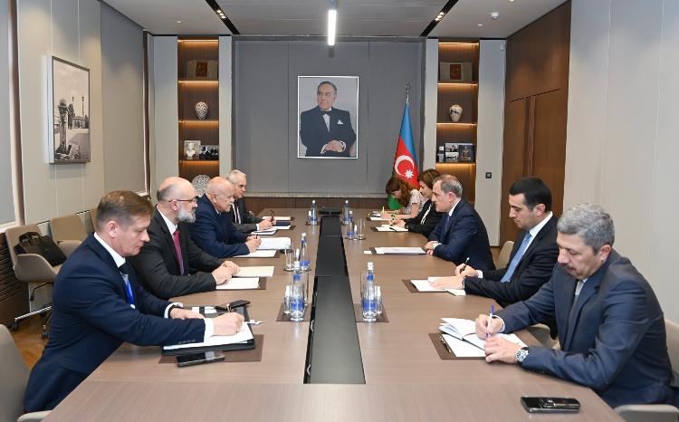 Ceyhun Bayramov və Leonid Anfimov Azərbaycanla MDB arasında əməkdaşlığı müzakirə edib 