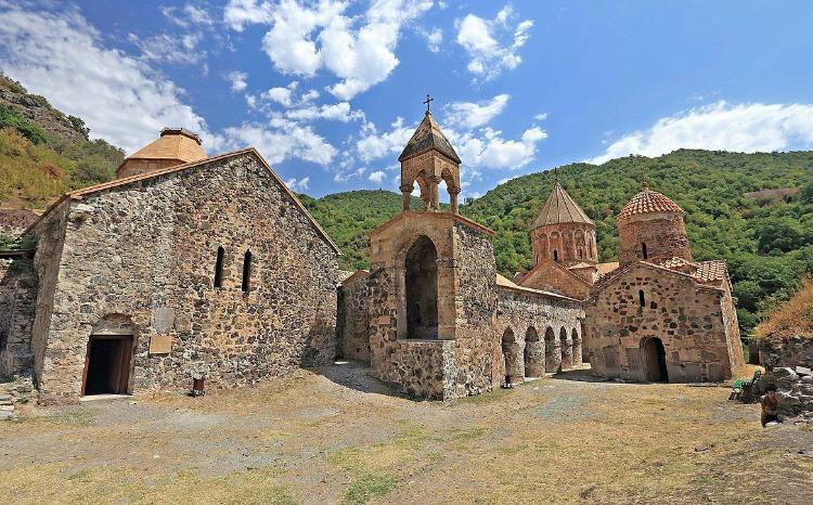 Alban monastrından qoparılaraq oğurlanan daşlarda nələr yazılmışdı? - Ermənistanın tarixi cinayəti 