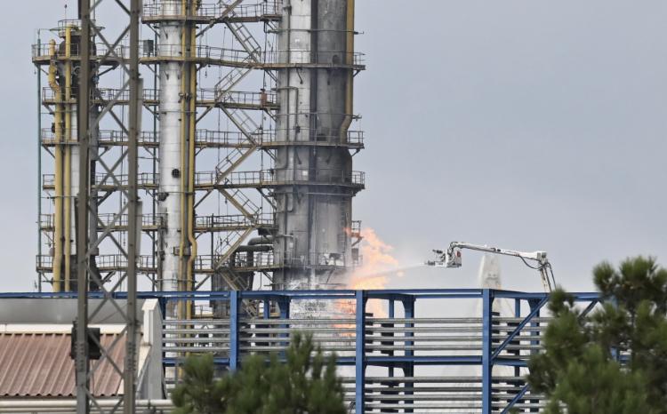 Bakıda Neft Emalı Zavodunda yanğın başlayıb 