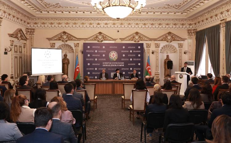 Diasporla İş üzrə Dövlət Komitəsində 2024-cü ilin 9 ayının yekunlarının müzakirəsinə dair kollegiya iclası keçirilib 