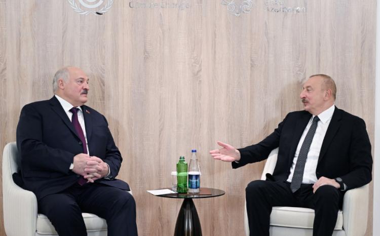 Əliyev Belarus Prezidenti ilə görüşdü 