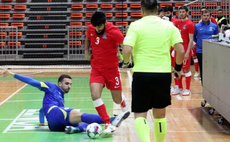 Millimiz ağır məğlubiyyət aldı 