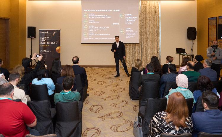 Почти половина сотрудников компаний в Азербайджане боятся потерять работу из-за недостатка цифровых навыков 