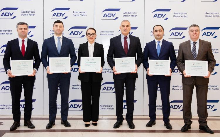 ADY-nin bir sıra departament rəhbərləri Azərbaycan Respublikasının Prezidenti tərəfindən təşəkkürnamə ilə təltif edilib 
