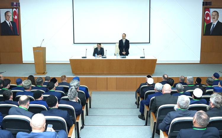 Forum iştirakçıları Azərbaycan İlahiyyat İnstitutunun fəaliyyəti ilə tanış olublar 
