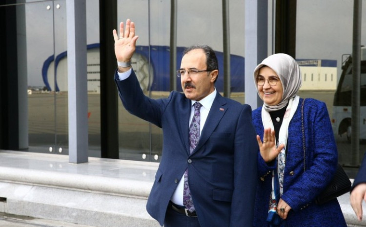 Cahit Bağçı Azərbaycanla bağlı vida paylaşımı edib 