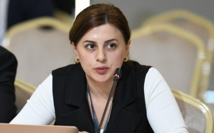 Deputat: “Reyuniyonun koloniyadan dənizaşırı əraziyə çevrilməsi də vəd edilən bərabərliyi gətirməyib” 