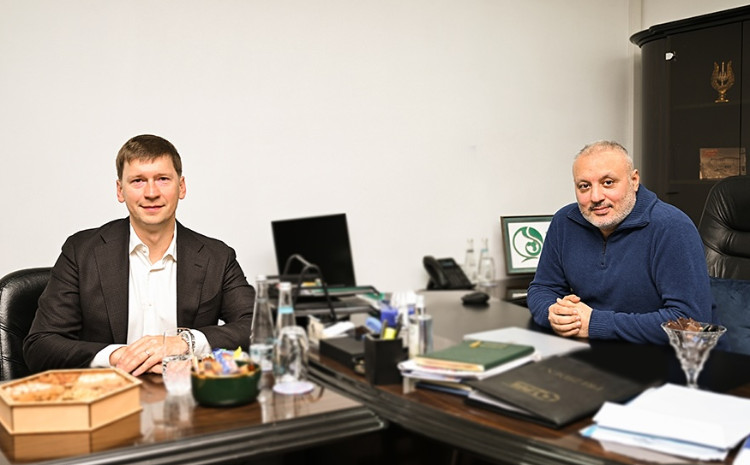 Latviya Virsliqasının prezidenti Peşəkar Futbol Liqasının qonağı olub 