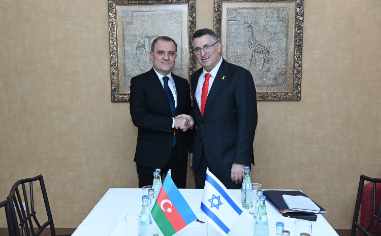 Ceyhun Bayramov israilli həmkarı Gideon Saar ilə görüşüb 