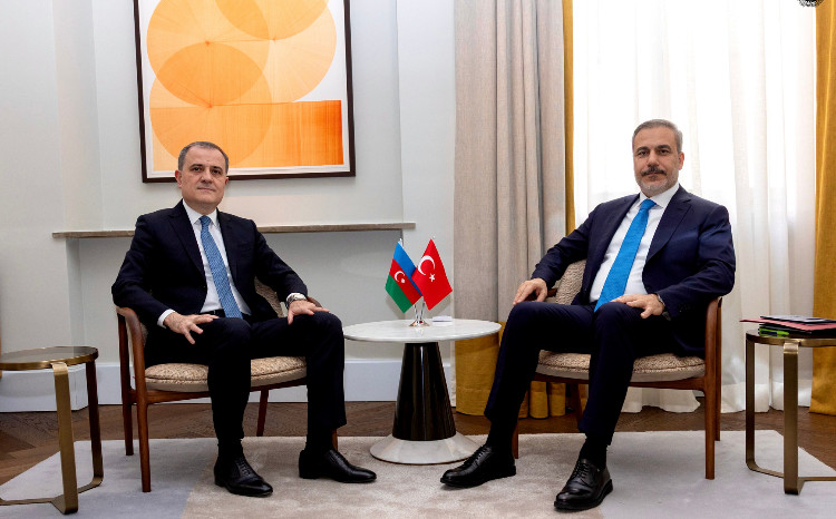 Azərbaycan və Türkiyə XİN başçıları görüşüblər 