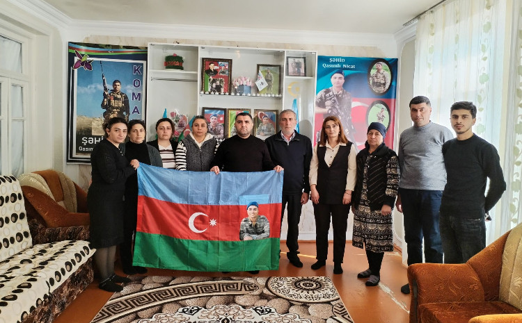 Tovuzda musiqi məktəbinin kollektivi Şəhid Nicat Qasımlının ailəsini ziyarət edib 