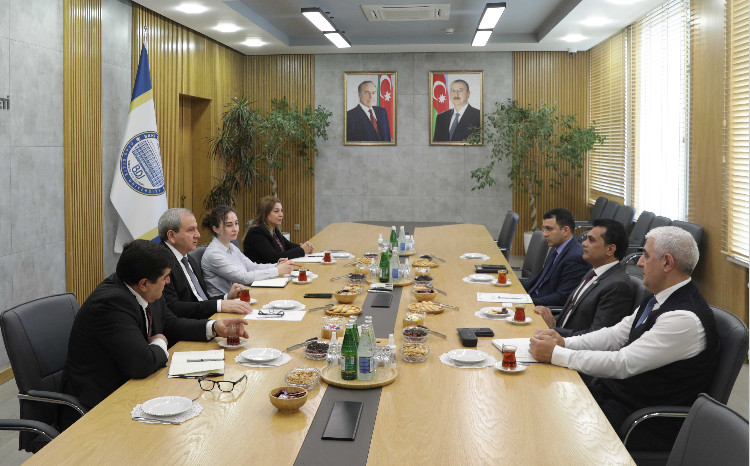 В БГУ прошла встреча с советником ИСЕСКО Мухаммедом Шарифом 