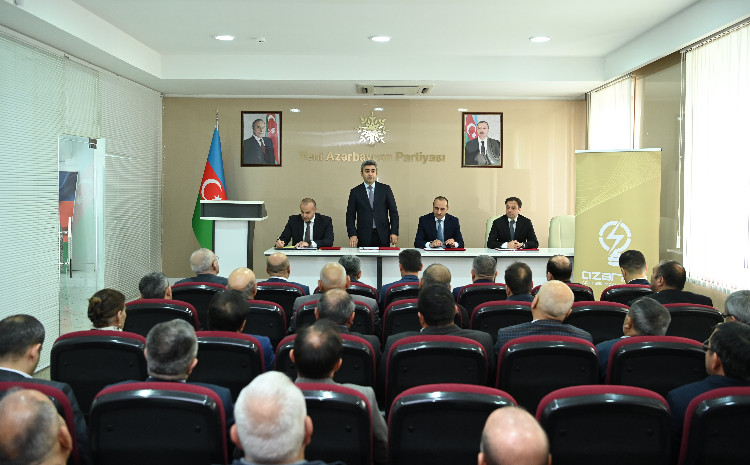 “Azərişıq” ASC-nin nümayəndələri Sabirabadda sahibkarlarla görüşüb 