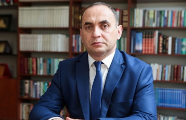 Milli-mənəvi dəyərlərimiz bizim ana dilimizdir 