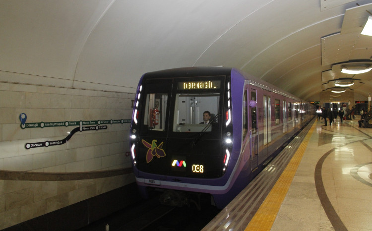Bakı metropolitenində pik saatlarda interval azaldılıb 