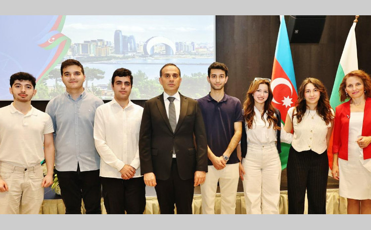 Студенты БВШН отпраздновали День независимости в Софии 