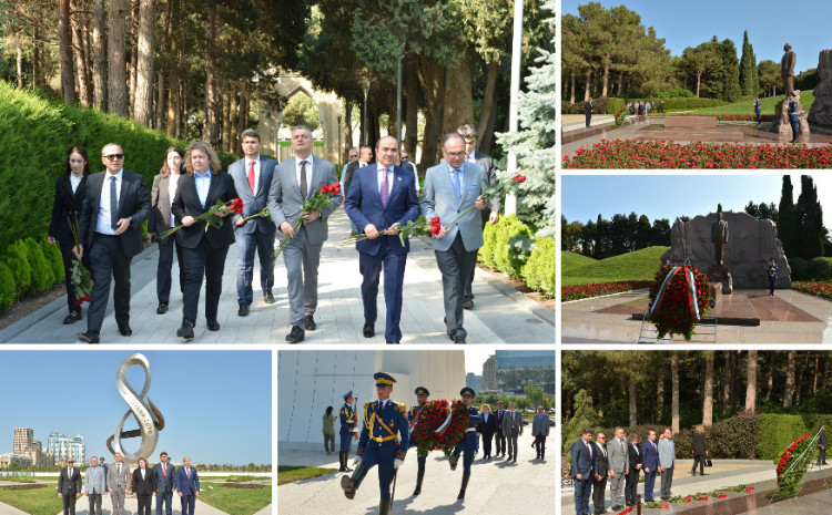 Speaker of National Assembly of Bulgaria Visits Alley of Honour, Victory Park 