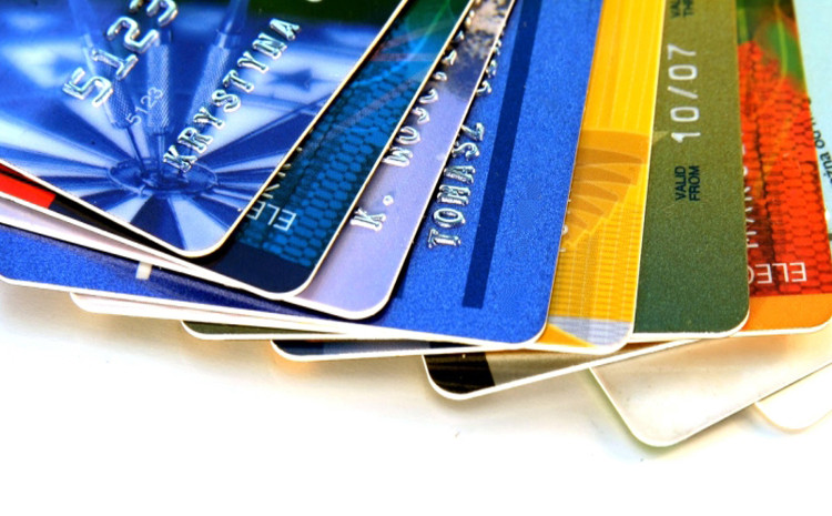 Azərbaycanda ödəniş kartları ilə illik dövriyyə 126 milyard manatı keçib 