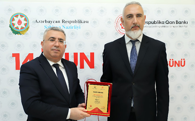 Bank Respublika qan donorluğunda fəal iştiraka görə təltif olundu! 