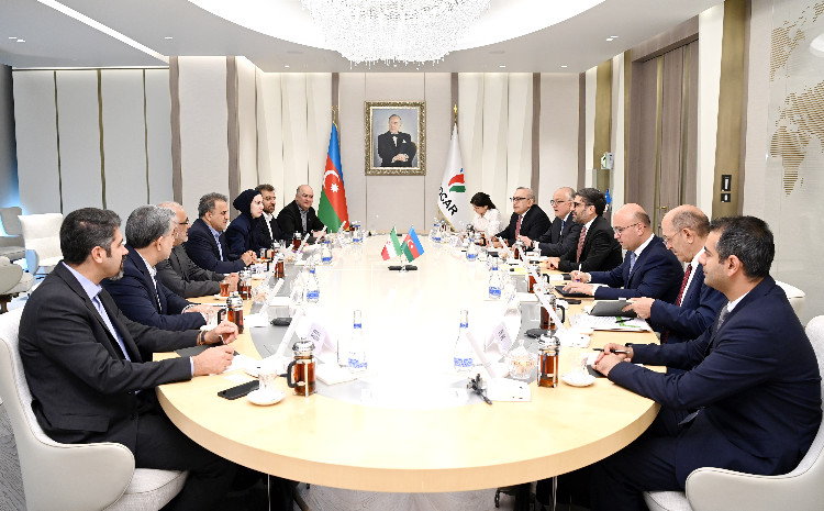 SOCAR-ın prezidenti İranın neft nazirinin kommersiya məsələləri və beynəlxalq əlaqələr üzrə müavini ilə görüşüb 