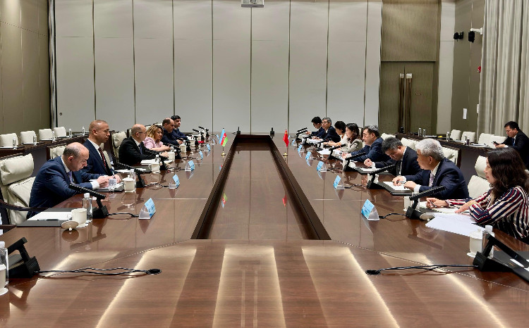 Energetika naziri Çin Xalq Respublikasının Milli Enerji Administrasiyasının rəhbəri ilə görüşüb 