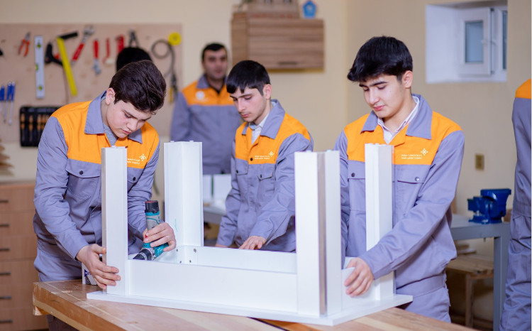 45 məktəbdə peşə təmayüllü siniflər fəaliyyət göstərib 