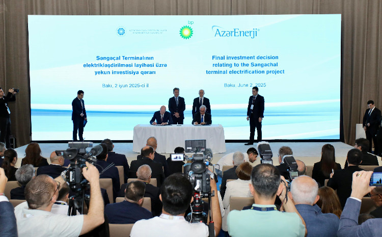 Şəfəq GES və Səngəçal terminalının elektrikləşdirilməsi üzrə yekun investisiya qərarları imzalanıb 