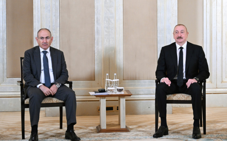 В Абу-Даби состоялась встреча Президента Азербайджана Ильхама Алиева с Премьер-министром Армении Николом Пашиняном 