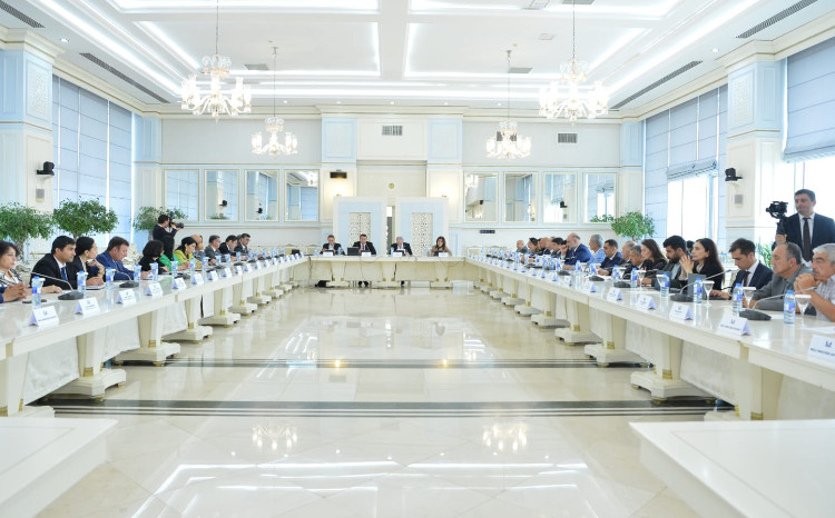 Parlamentin Mədəniyyət komitəsində ictimai dinləmə keçirilib 