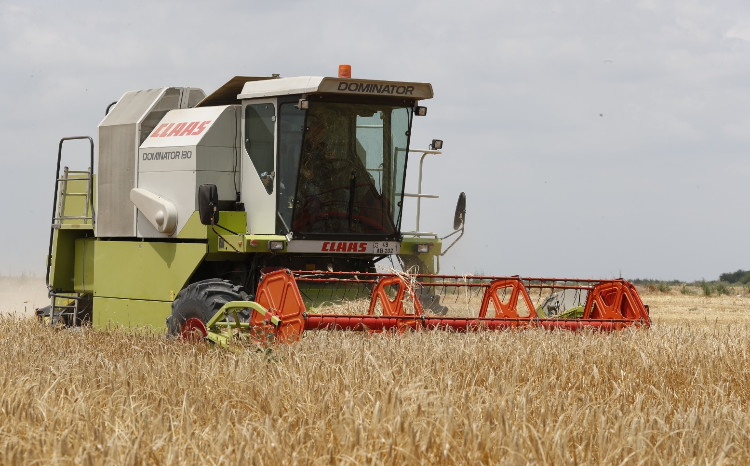 Sahələrdən 2,2 milyon tondan çox məhsul yığılıb 