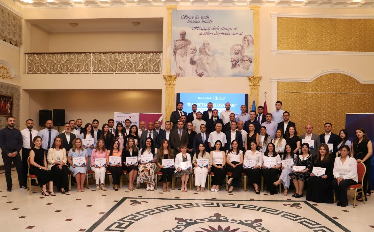 Совместная инициатива AccessBank и Университета Хазар в сфере развития и обучения 