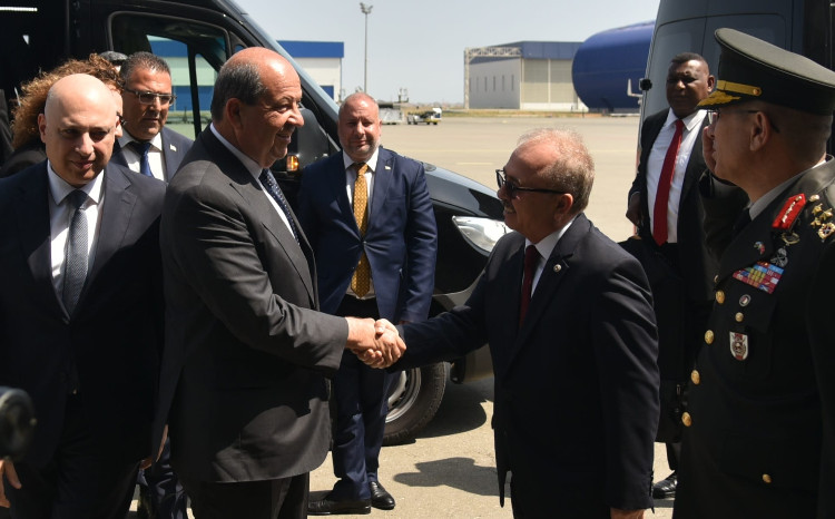 Ersin Tatar Azərbaycana gəlib 