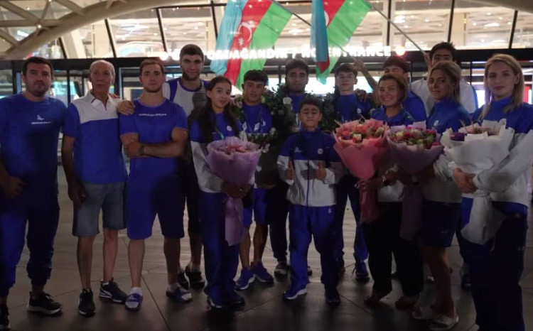 Gimnastlarımız Vətənə qayıdıblar! 