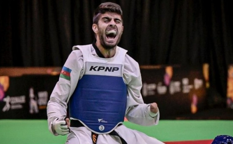 Xəlilov dünya reytinqindəki liderliyini qorudu 