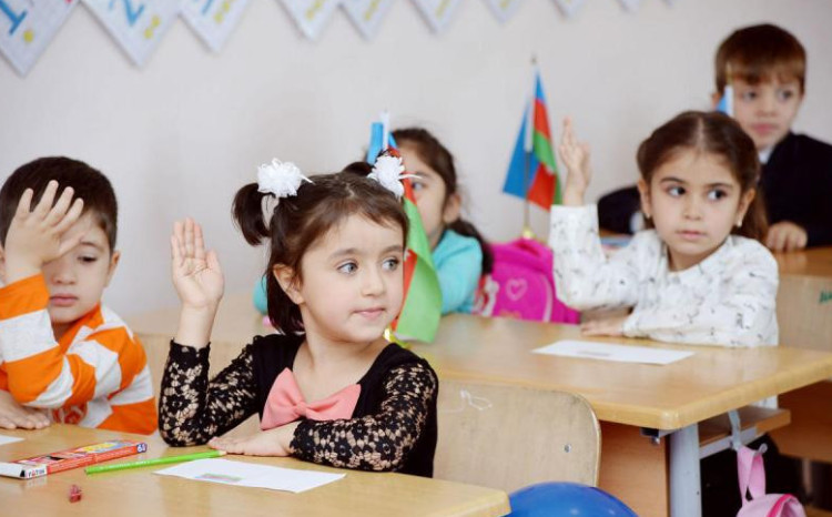 Bakı məktəbəqədər təhsil müəssisələrinə qəbulda 22 mindən çox növbə yaradılıb 