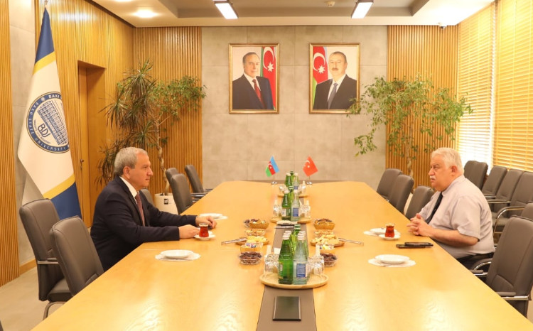 Türkiyə Elmlər Akademiyasının prezidenti Muzaffer Şeker BDU-da 