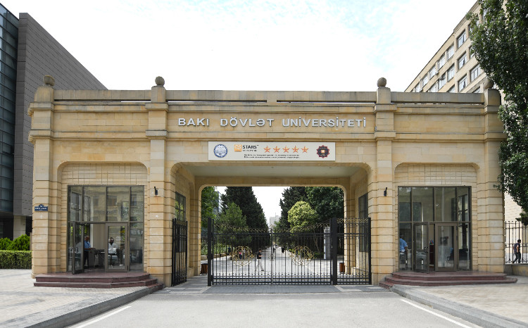 BDU-ya qəbul olunan şəxslərin qeydiyyatı davam edir 