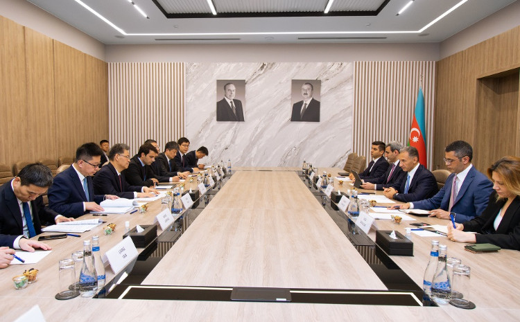 Nazir Rəşad Nəbiyev Çinin Sian şəhərinin meri Ye Niupinqlə görüş keçirib 