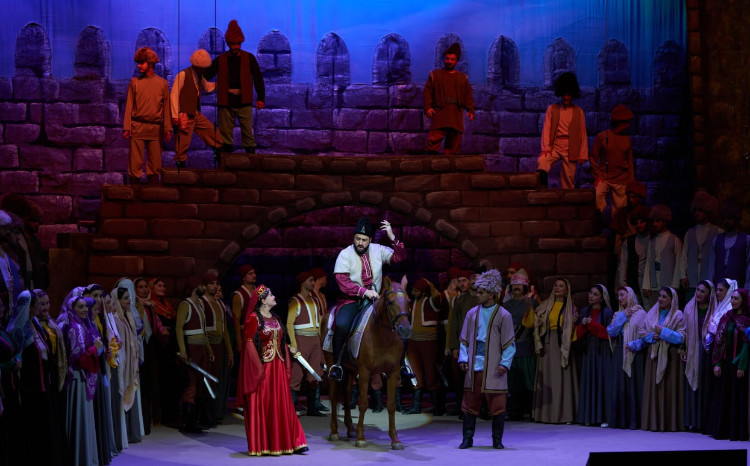 Yusif Eyvazovun Üzeyir Hacıbəylinin “Koroğlu” operasındakı əsrarəngiz ifası milli opera üçün yeni dövrün başlanğıcıdır 