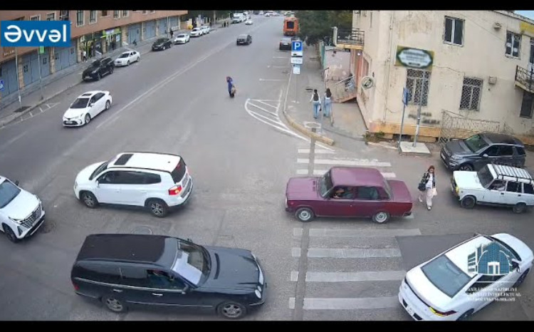 Sürücü və piyadalara çətinlik yaranan kəsişmədə yeni svetoforlar quraşdırıldı - VİDEO